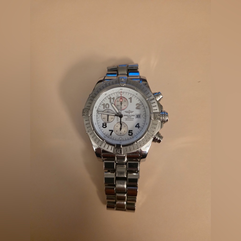 Breitling Super Avenger
Chronograph Automatic White Arabic 1/4th second A13370